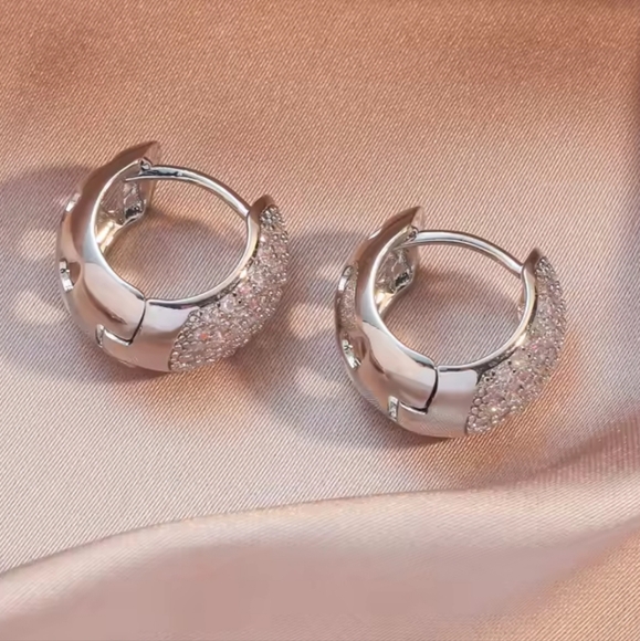 Sliver diamond earrings - Picture 6 of 7